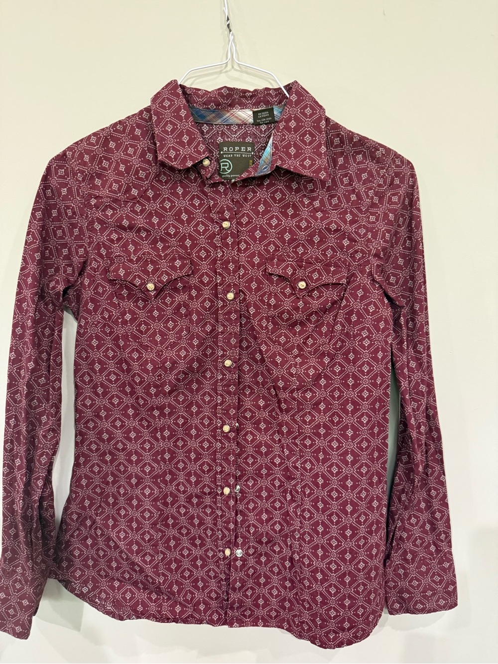 Roper Women's Burgundy Geometric Button-Down Shirt